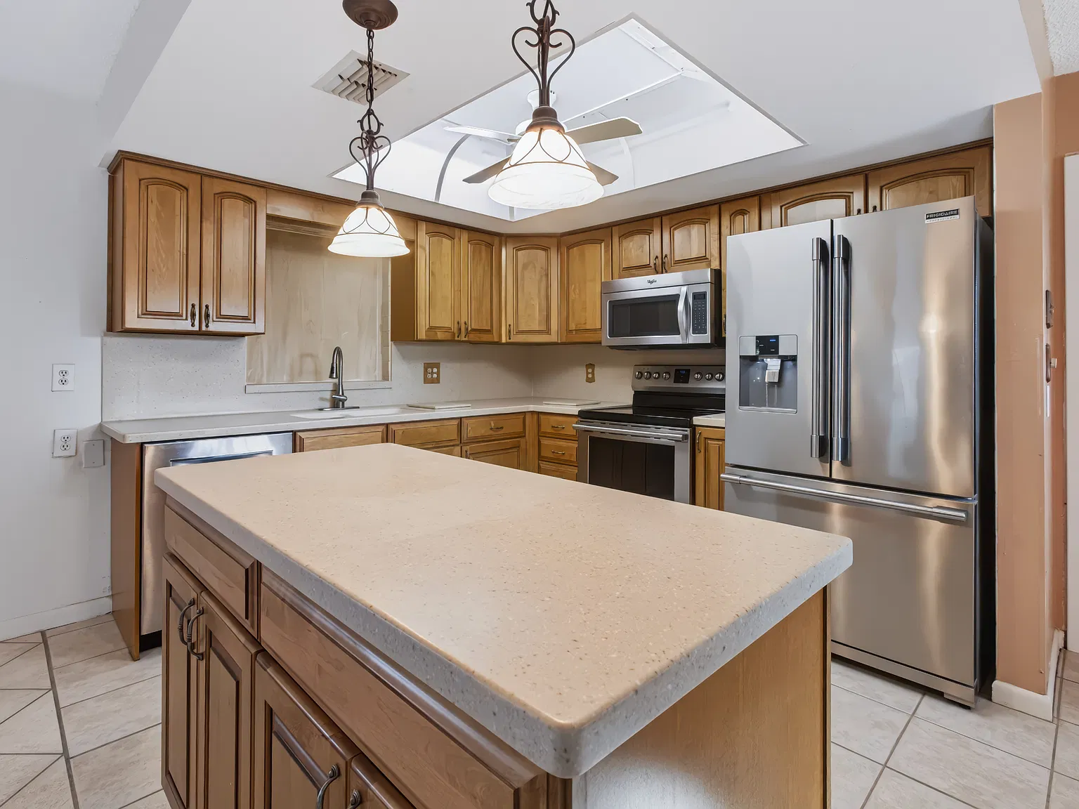 3 bed, 1668 sqft, $2,750 — Photo 4
