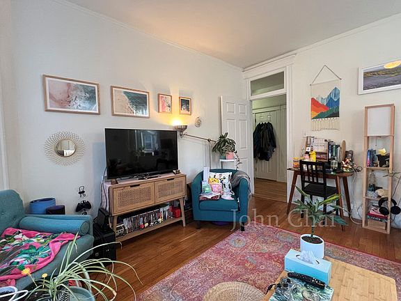 3rd image of 10 Orkney Rd APT 3