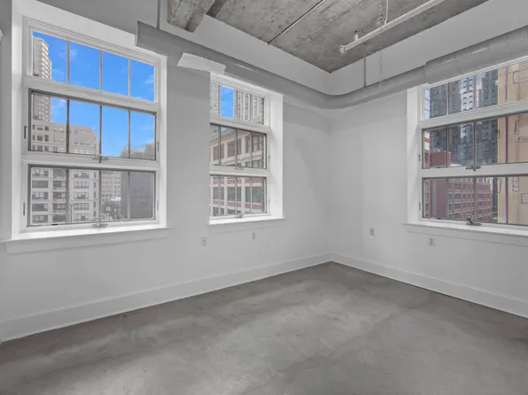 140 Bay Street 5H image 2 of 17