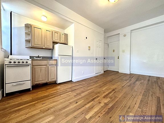 4th image of 936 W End Ave APT D8