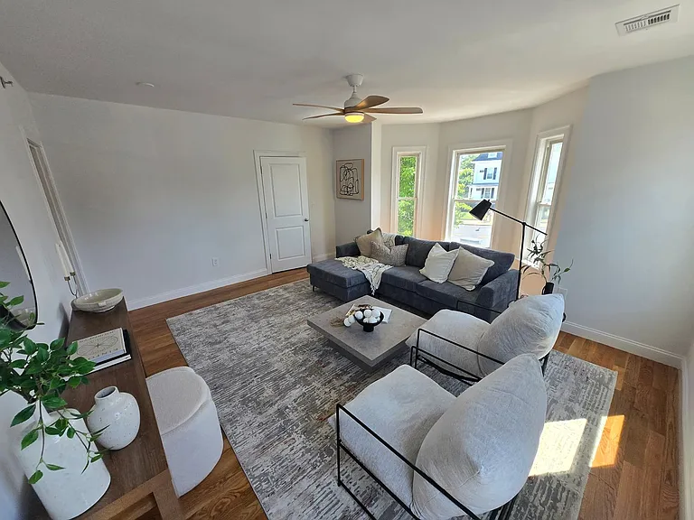 355 Adams Street — Photo 12