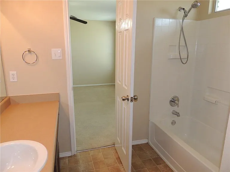 315 Feathergrass Dr — Photo 13