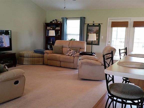 3rd image of 4240 Woodland Hill Dr
