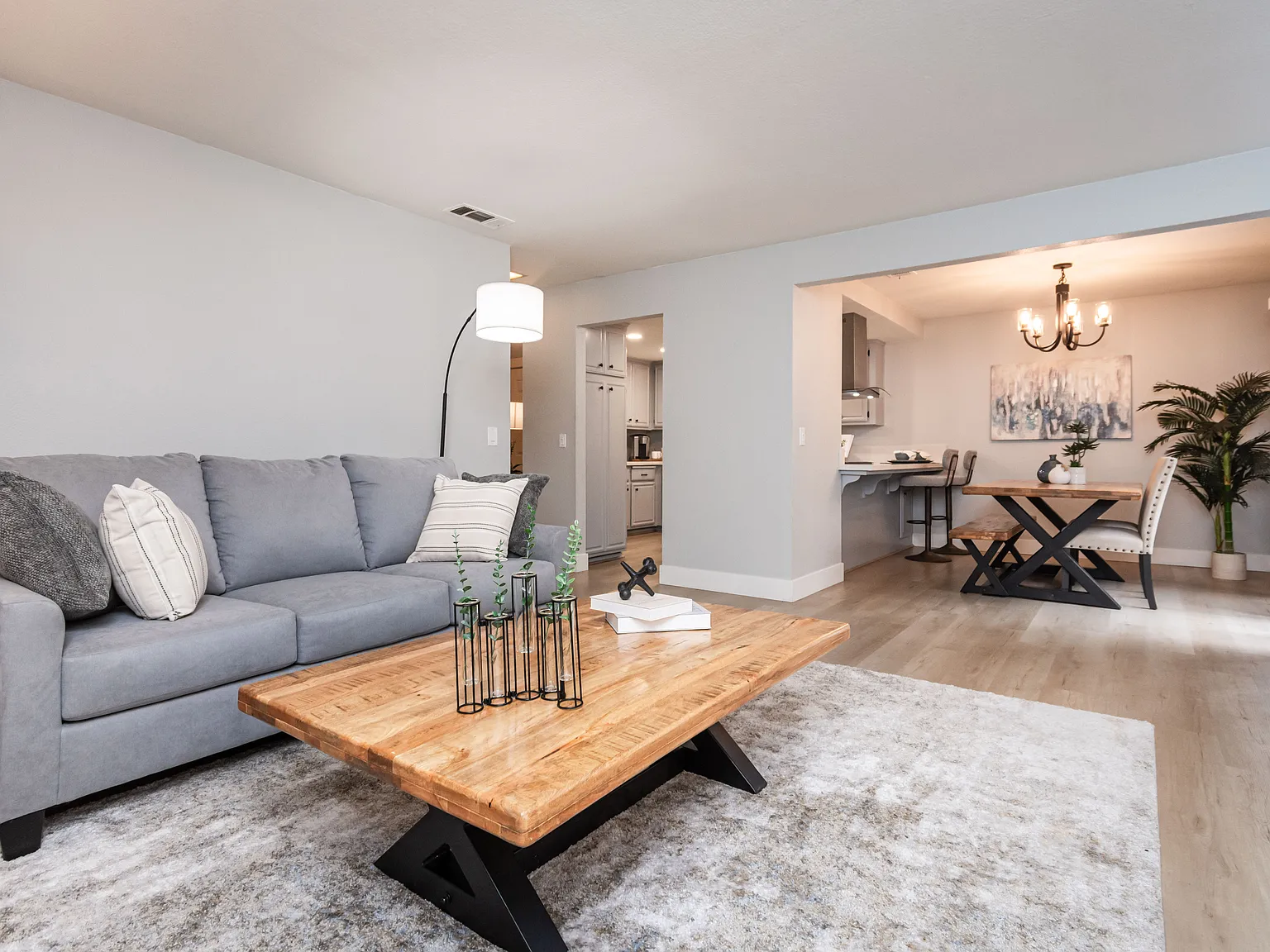 4062 Quarry Ct — Photo 3
