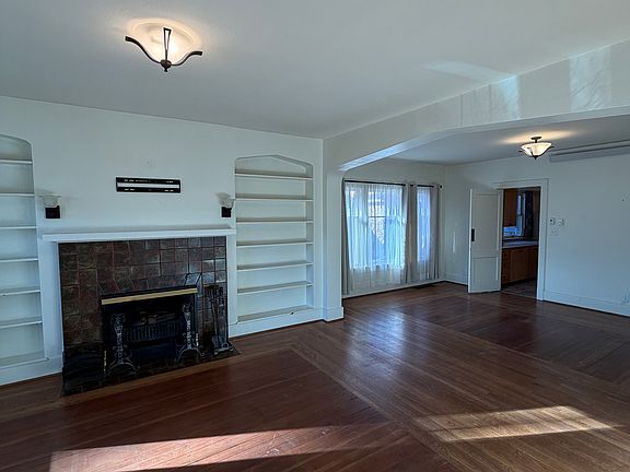 5th image of 809 E University Ave #A