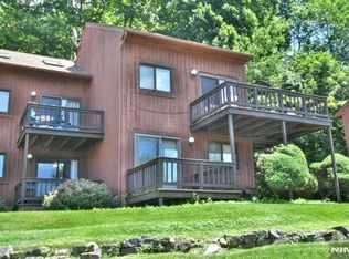 3 Deer Valley Ln UNIT 8, Vernon, NJ 07462