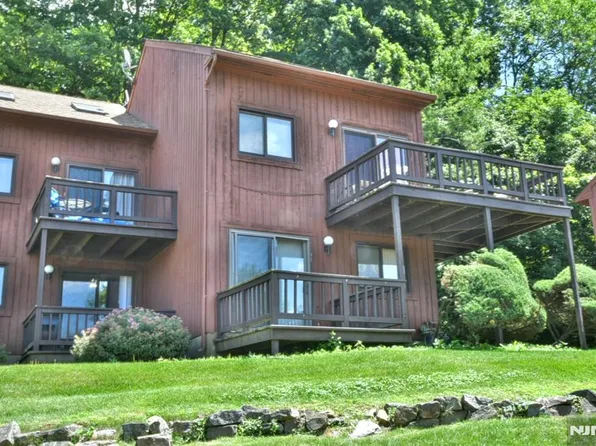 3 Deer Valley Ln Unit 8, Vernon, NJ 07462