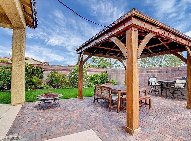 2nd image of 9405 Artesian Oak Ct