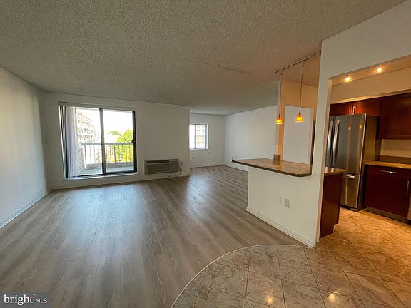 4th image of 530 S 2nd St APT 501