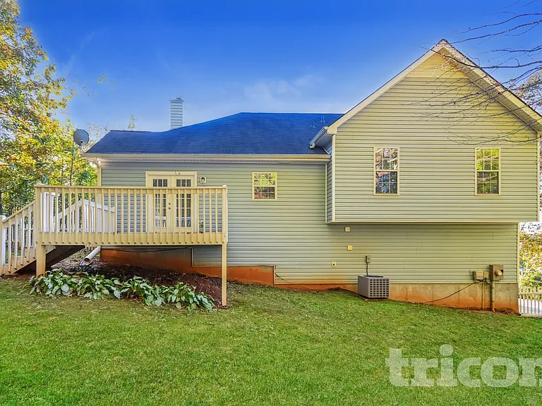 665 Skyline Dr — Photo 16