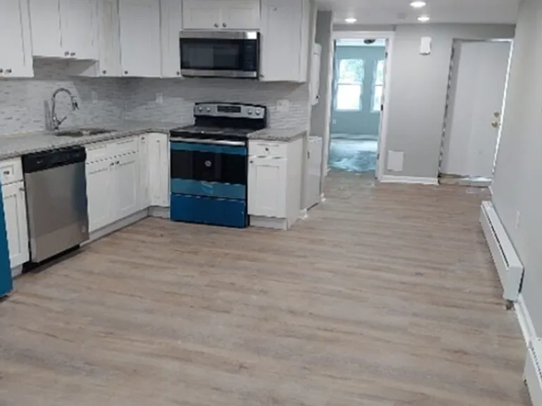 1309 W Wingohocking St — Photo 3