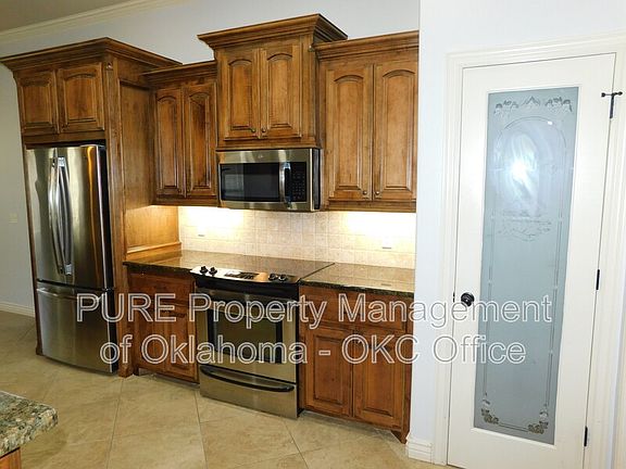 5th image of 1100 Kelsi Dr