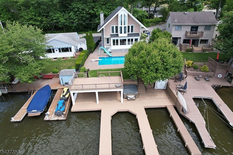 1st image of 17 Forest Lake Dr