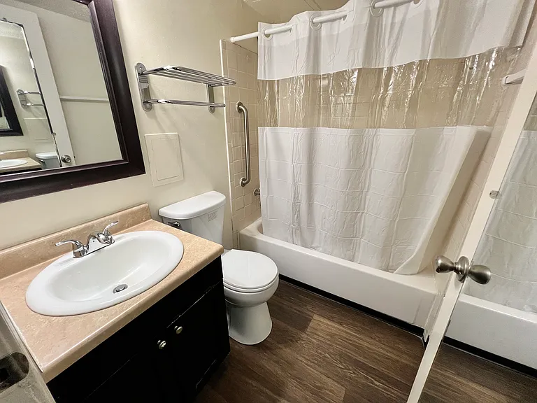 Derby Run Apartments — Photo 38