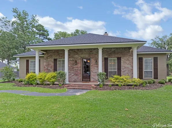 210 Duval St, Benton, LA 71006