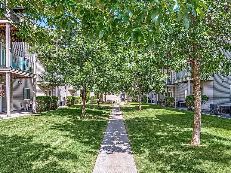 Country Meadows Apartment Homes — Photo 10