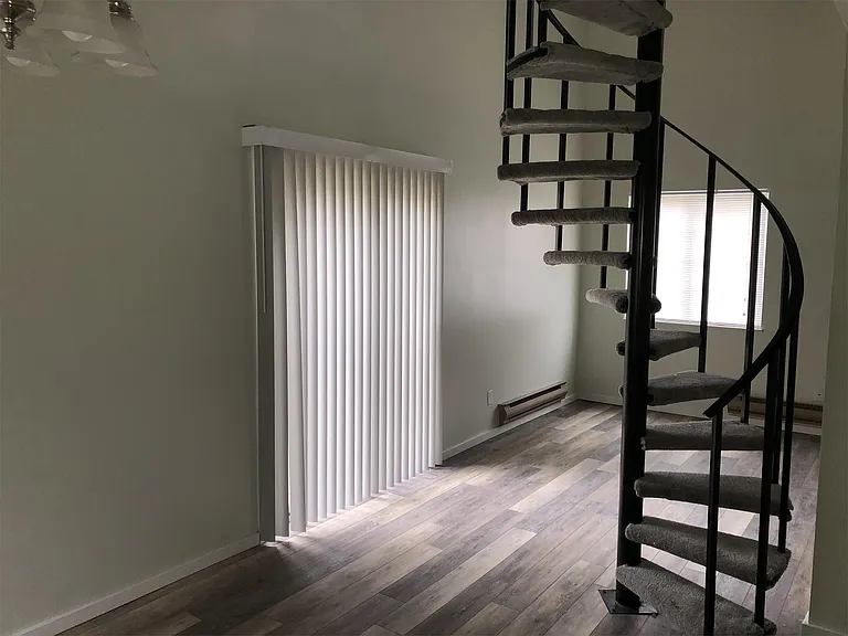 532 Valley Dr #F — Photo 1