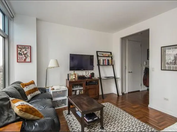 250 E 54th St APT 22B, New York, NY 10022