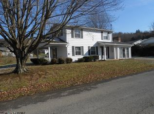 1613 Columbia Dr, Fairmont, WV