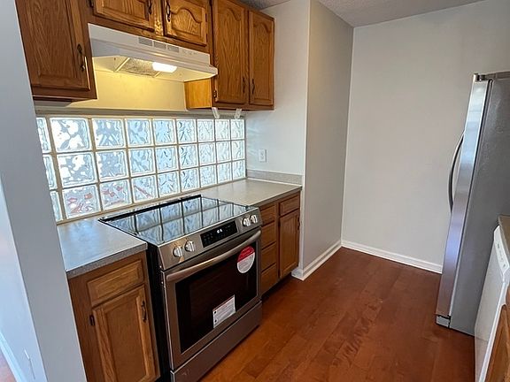 5th image of 3011 Summercroft Ln