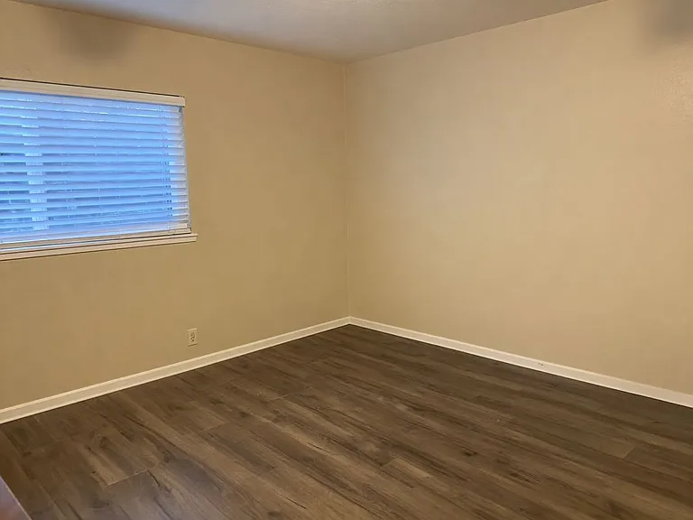 1460 Berry Dr — Photo 5
