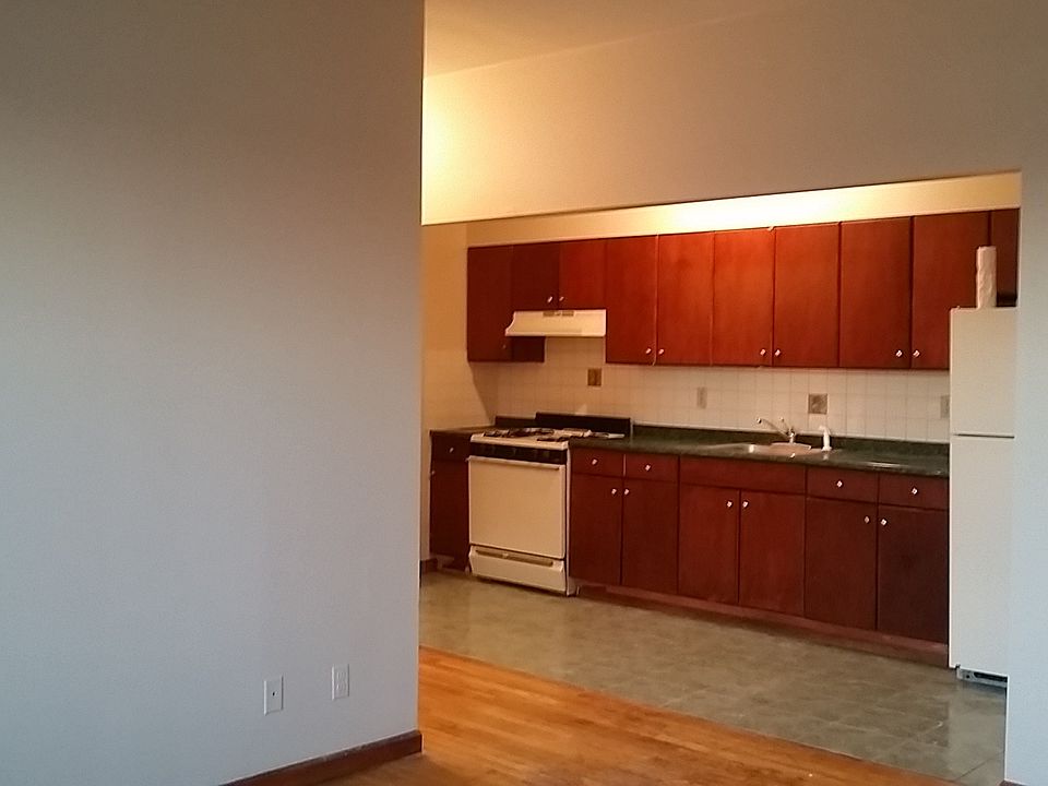 1st image of 340 N 7th St APT 17