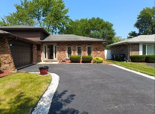 10 E 156th St, South Holland, IL 60473