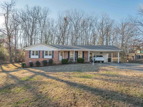 214 Hillhurst Dr, Selmer, TN 38375