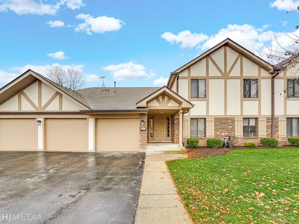 917 Knottingham Dr APT 1A, Schaumburg, IL 60193