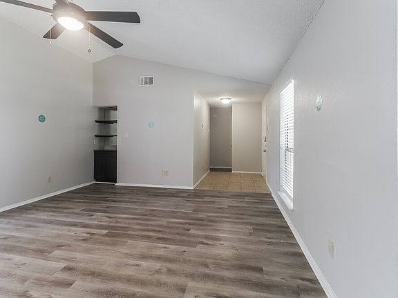 5th image of 4322 Lorraine Ave