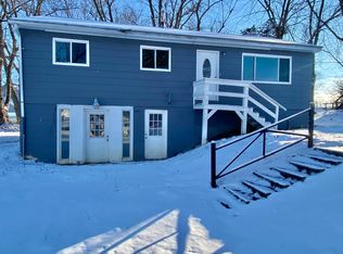 425 Sunnybrook Dr, Hurricane, WV 25526