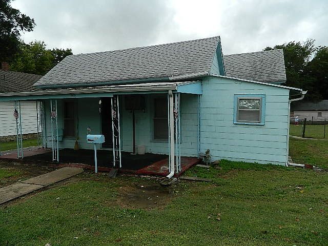 1st image of 103 Indiana St