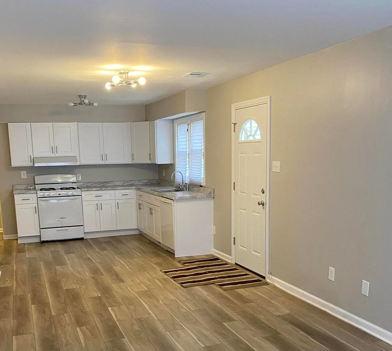 3 bed, $3,000 — Photo 3
