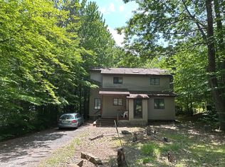 234 Coach Rd, Tobyhanna, PA 18466