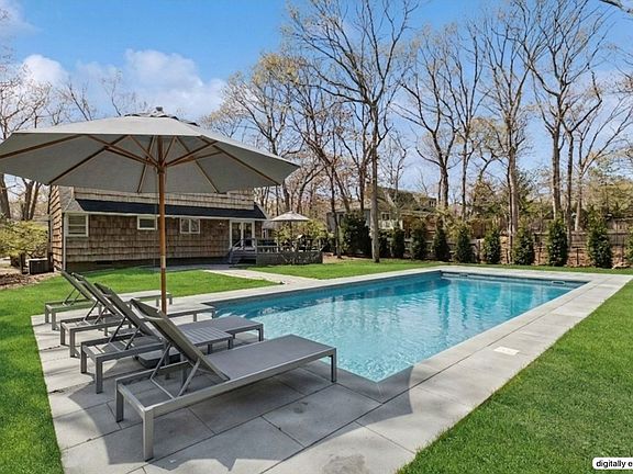 4th image of 135 Pembroke Dr