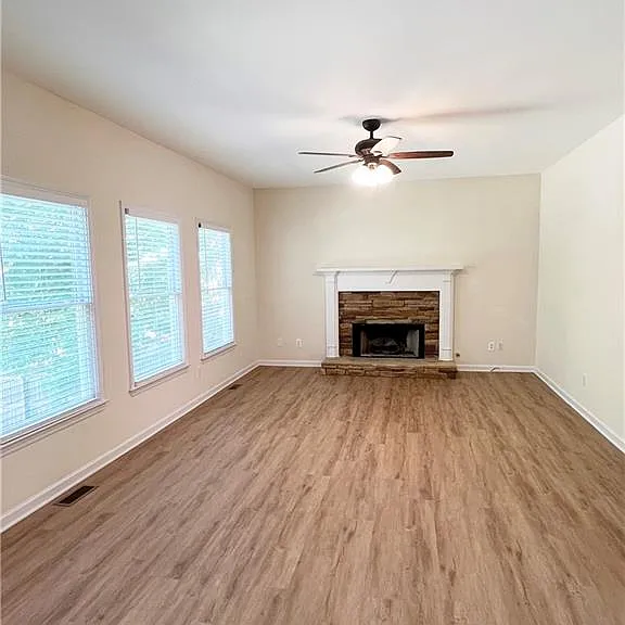 350 Laurel Glen Xing — Photo 8