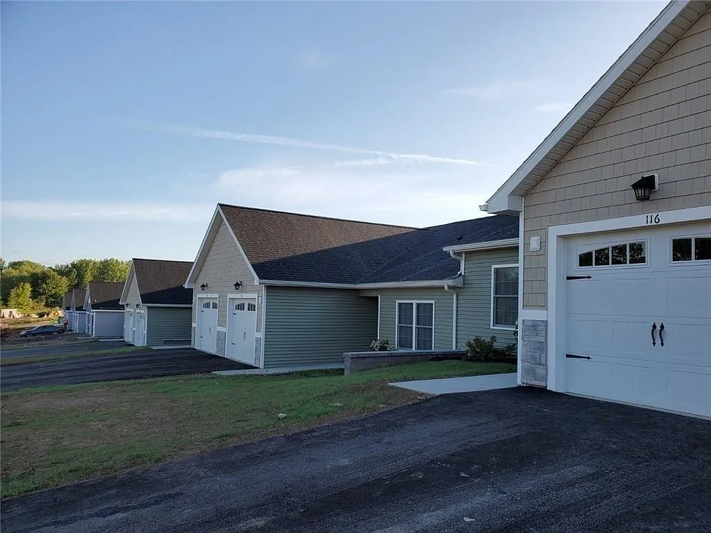 2 bed, 2.0 bath, 1350 sqft, $2,295 — Photo 1