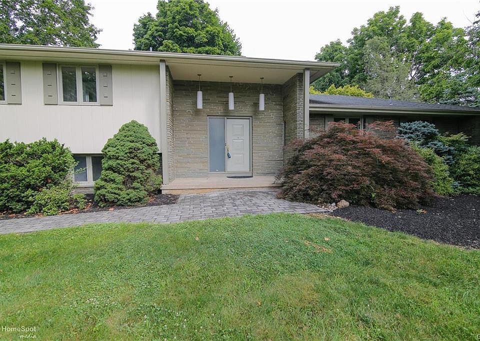 2nd image of 2019 Sunderland Dr