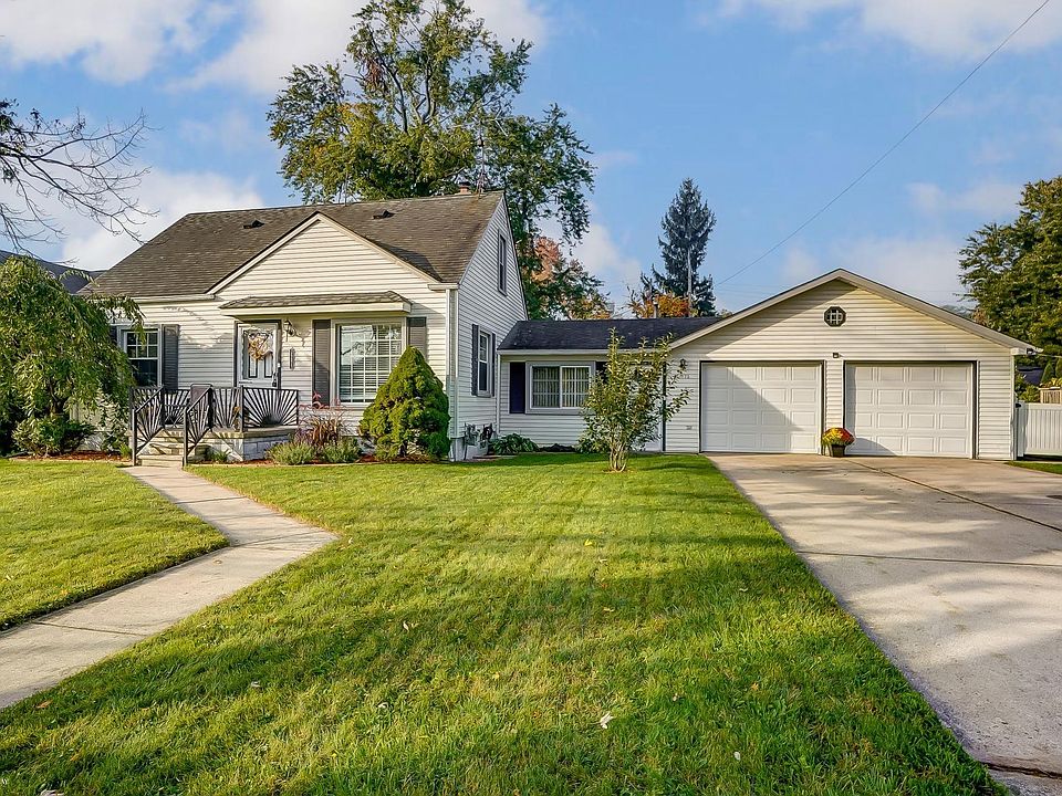 1st image of 26875 W Huron River Dr
