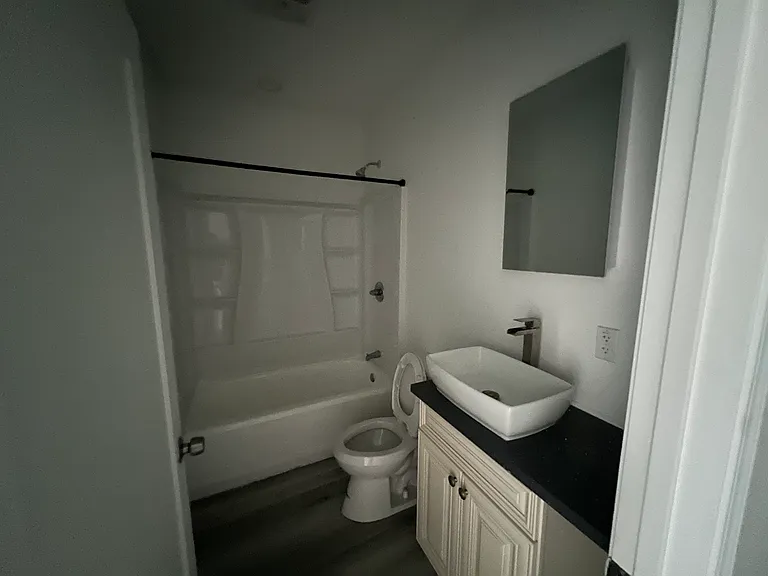 2111 W 54th St #2 — Photo 7
