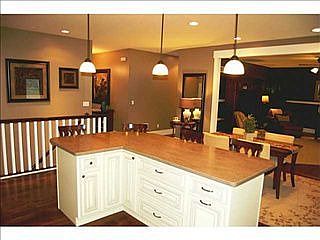 5th image of 284 Thames Ct