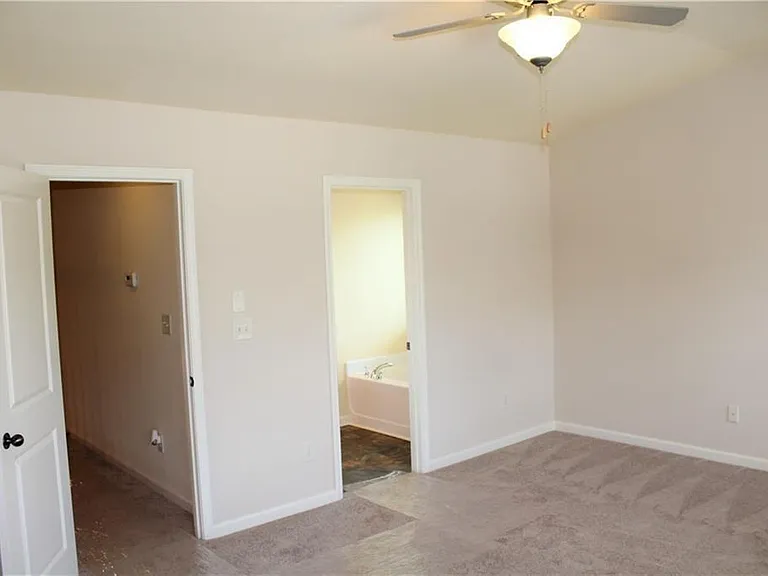 810 Riverdance Dr — Photo 6