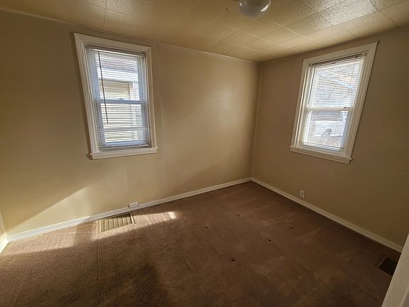 5th image of 217 E Fairview Ave
