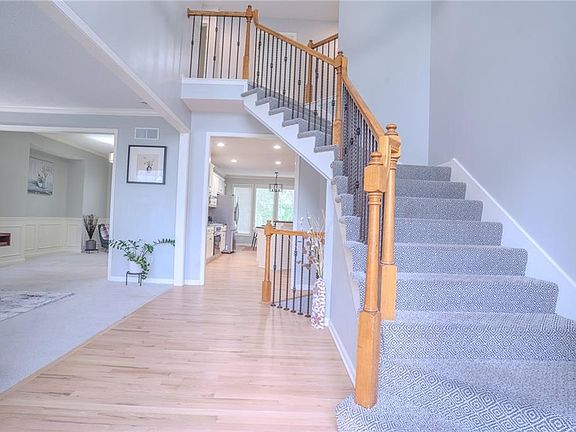 3rd image of 13918 Parkhill St