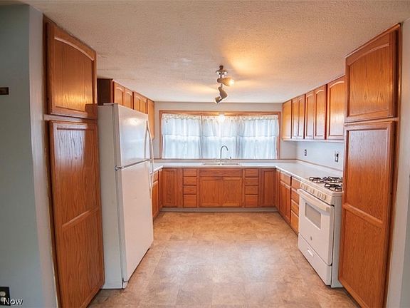 5th image of 29 Wilderness Ct