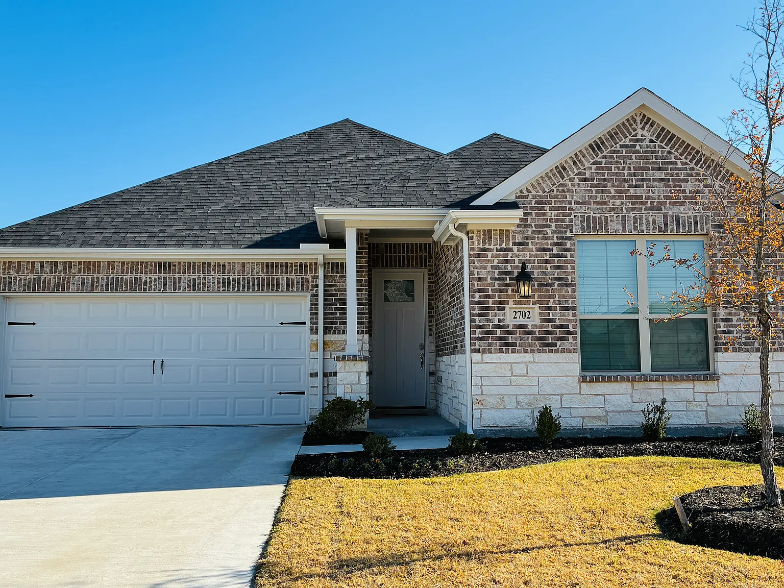 3 bed, 2032 sqft, $2,195 — Photo 1