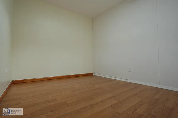 Rented by Metropolitan Property Group | media 25