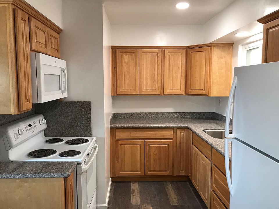 1st image of 3400 Baxter Ave APT 9
