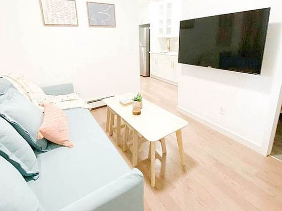 4th image of 359 Franklin Ave #1