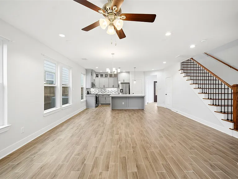 2125 Paul Quinn St — Photo 6